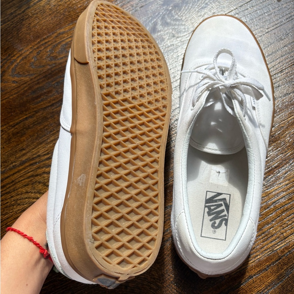 Vans White Canvas Low-Top Sneakers with Gum Sole size 11.5